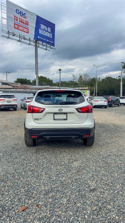 2020 Nissan Rogue Sport — foto 7 / 8