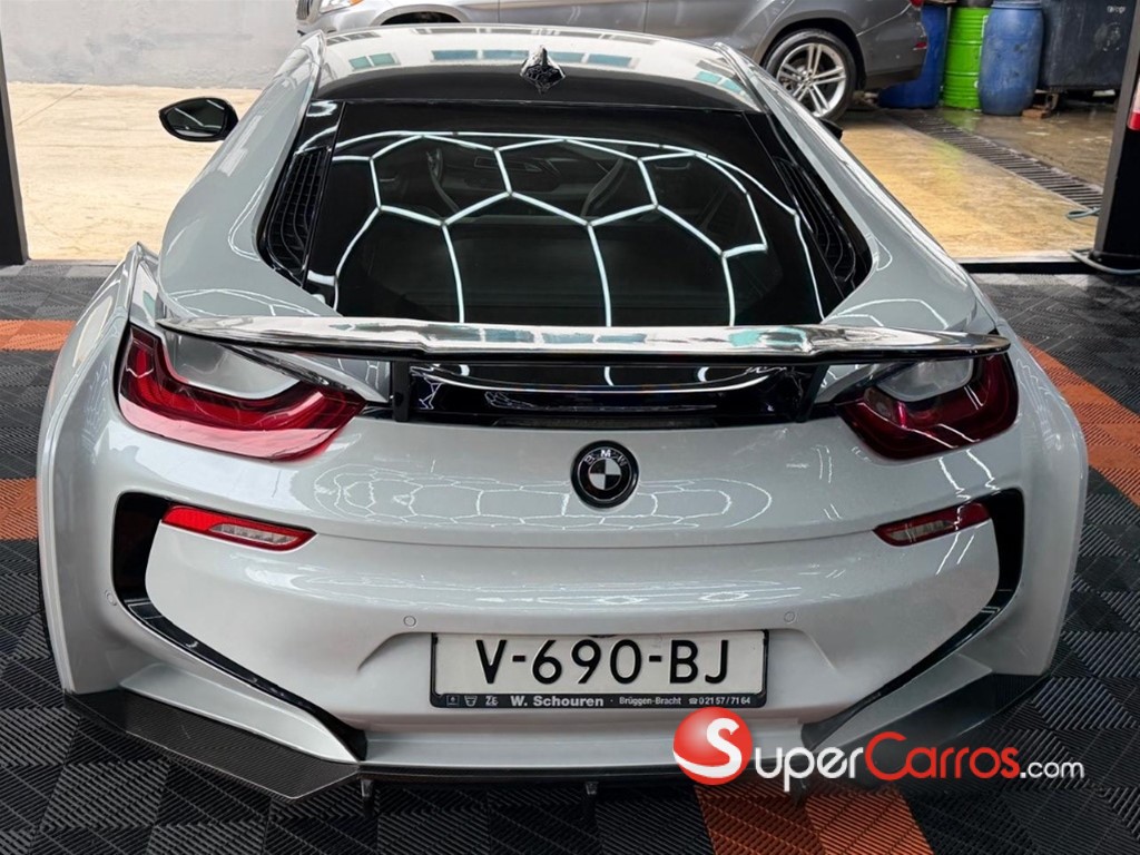 2015 BMW i8 — foto 7 / 11