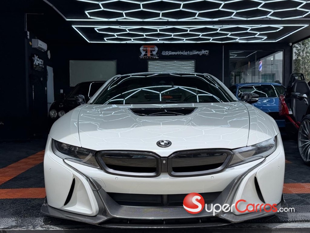 2015 BMW i8 — foto 10 / 11