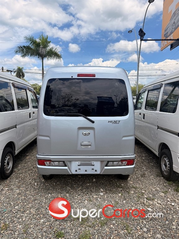 2020 Daihatsu Hijet Minivan — foto 10 / 11