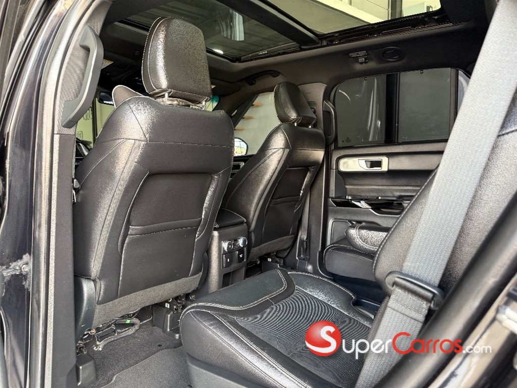 2021 Ford Explorer ST — foto 9 / 12