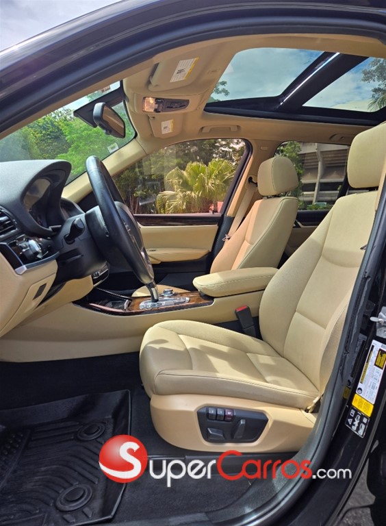 2017 BMW X 3 xDRIVE 28i — foto 8 / 12