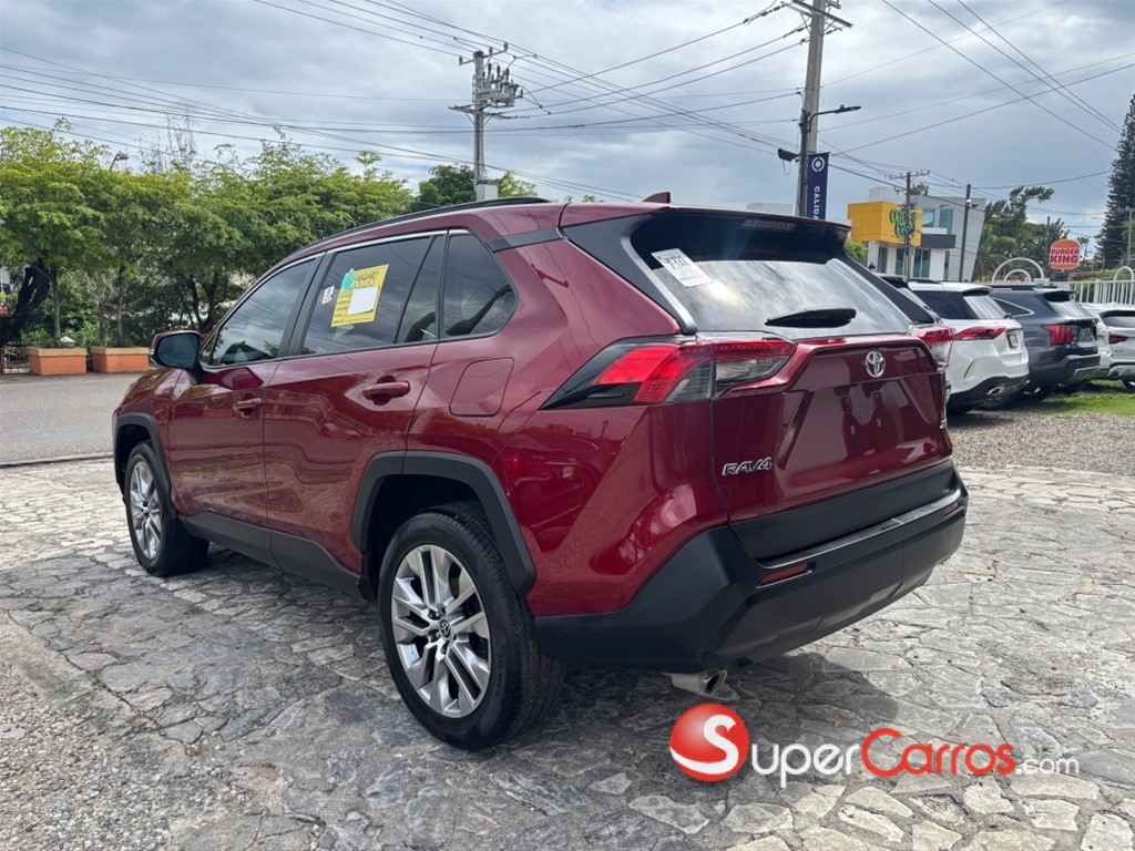 2022 Toyota RAV4 XLE Premium — foto 4 / 11