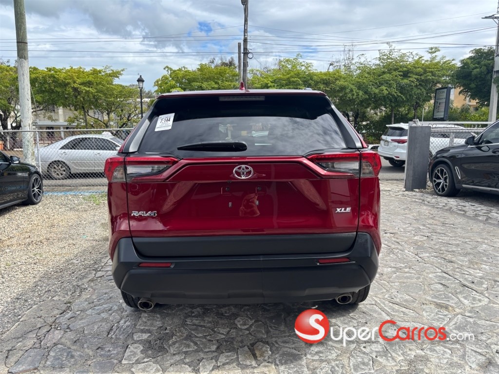 2022 Toyota RAV4 XLE Premium — foto 5 / 11