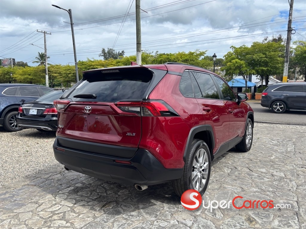 2022 Toyota RAV4 XLE Premium — foto 6 / 11