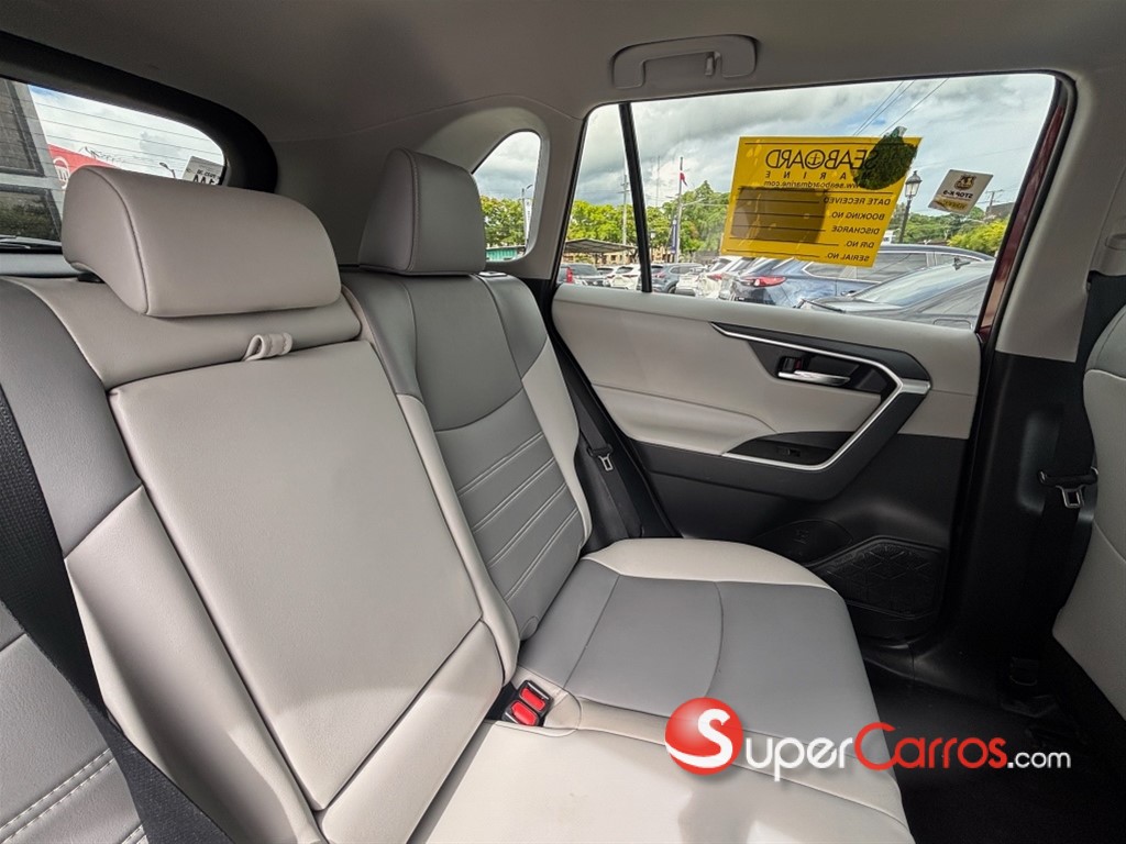 2022 Toyota RAV4 XLE Premium — foto 9 / 11