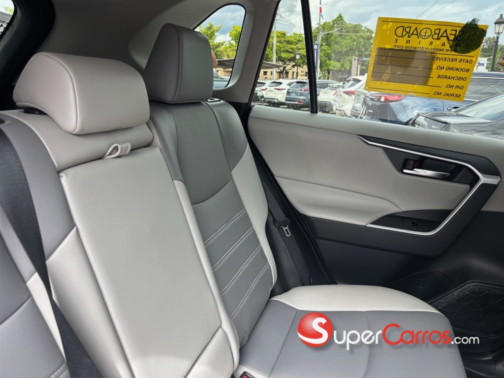 2022 Toyota RAV4 XLE Premium — foto 10 / 11