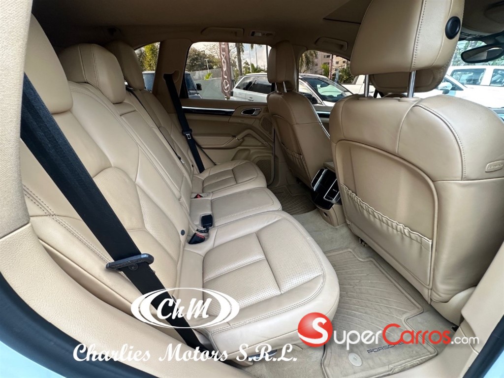 2016 Porsche Cayenne — foto 6 / 9