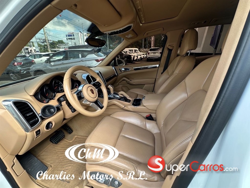 2016 Porsche Cayenne — foto 7 / 9