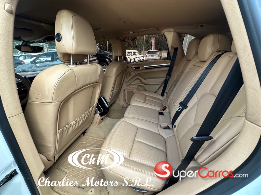 2016 Porsche Cayenne — foto 8 / 9