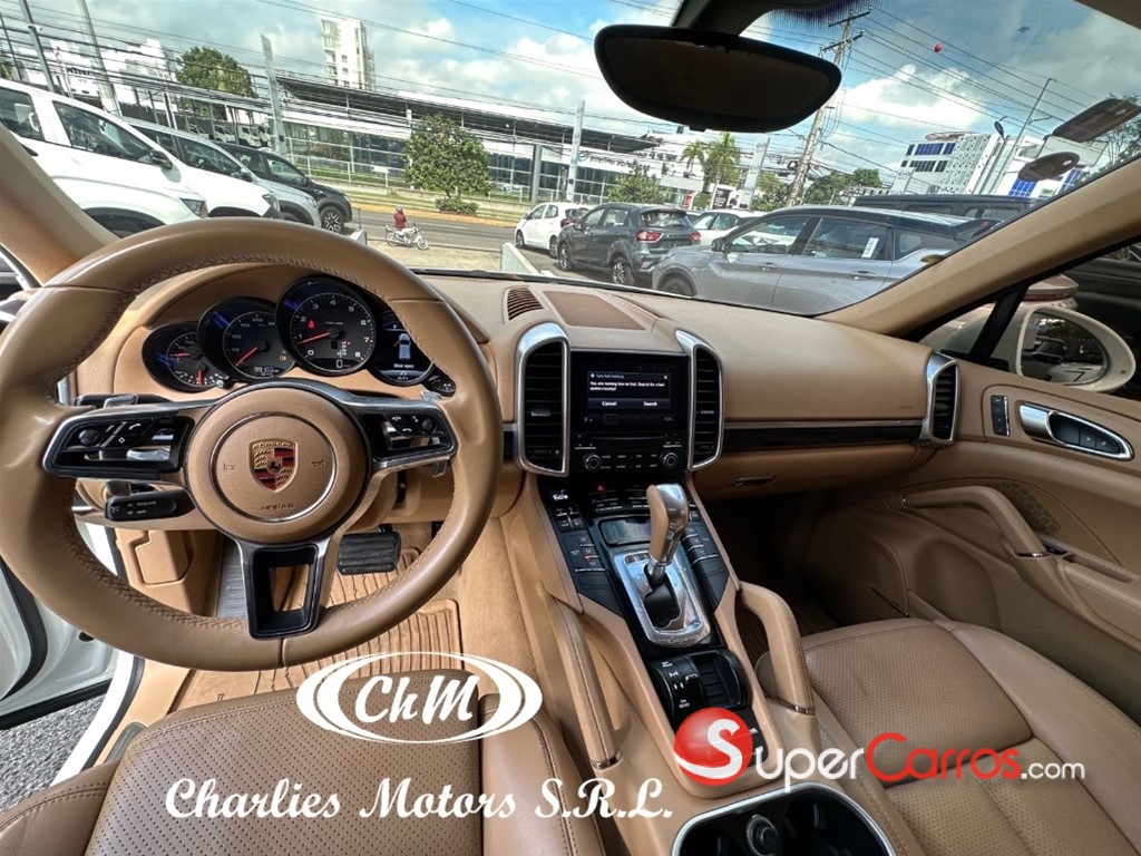 2016 Porsche Cayenne — foto 9 / 9