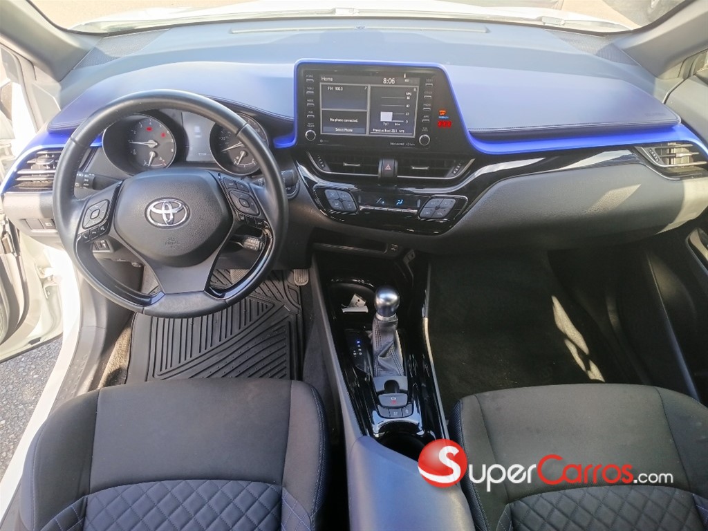 2020 Toyota C-HR XLE — foto 3 / 11