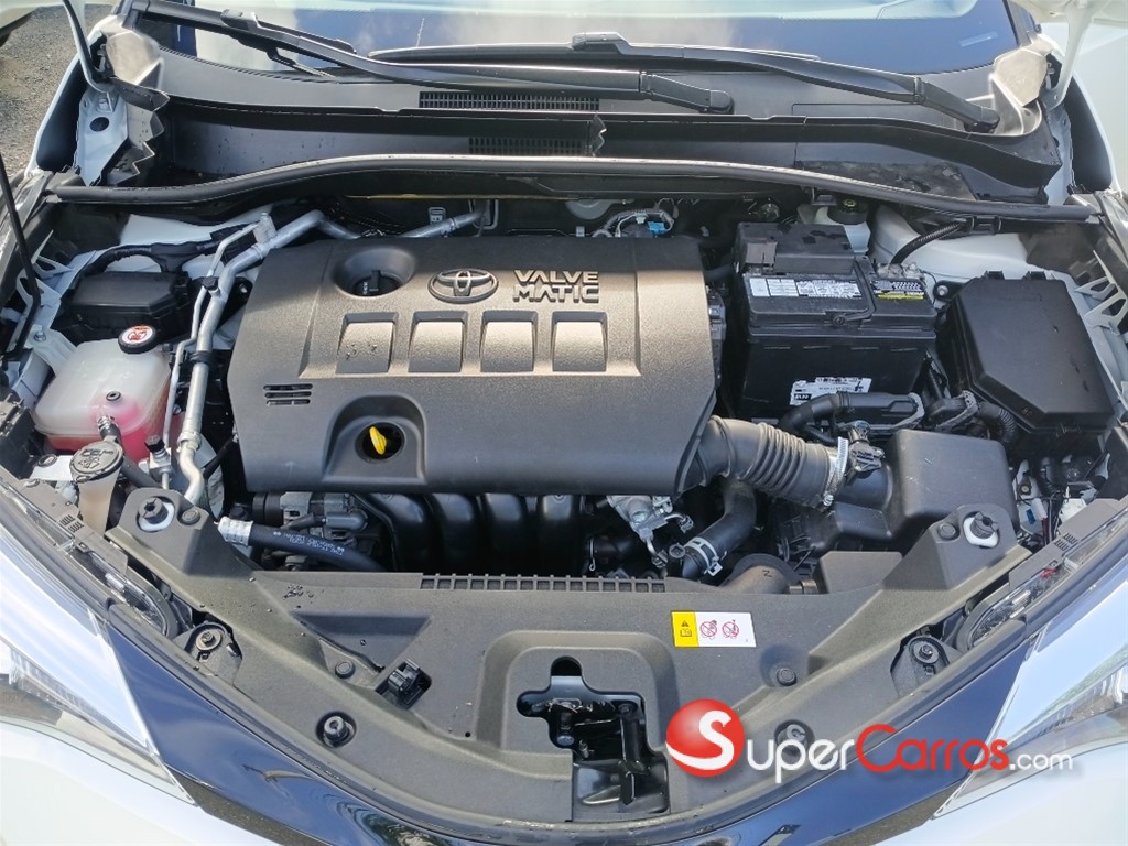 2020 Toyota C-HR XLE — foto 6 / 11