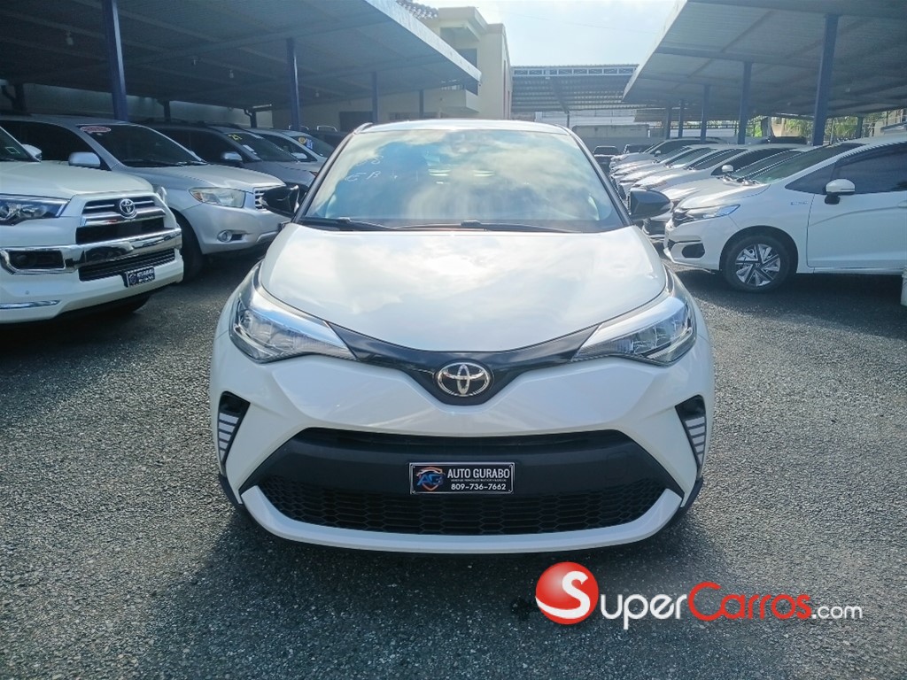 2020 Toyota C-HR XLE — foto 7 / 11