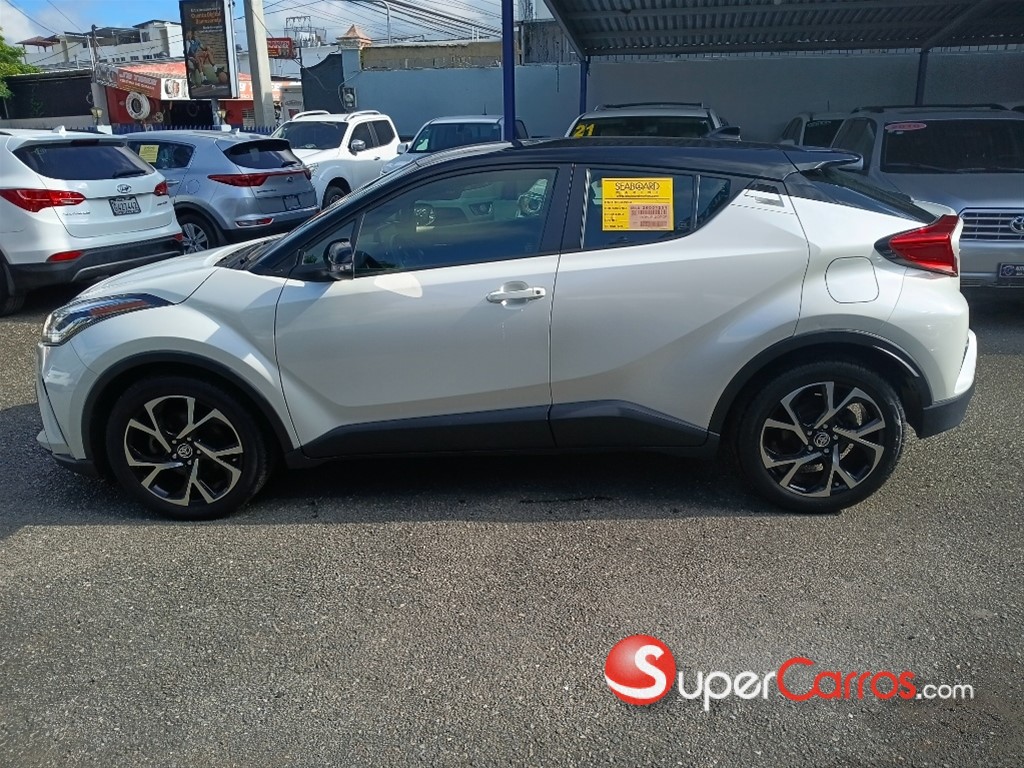 2020 Toyota C-HR XLE — foto 11 / 11