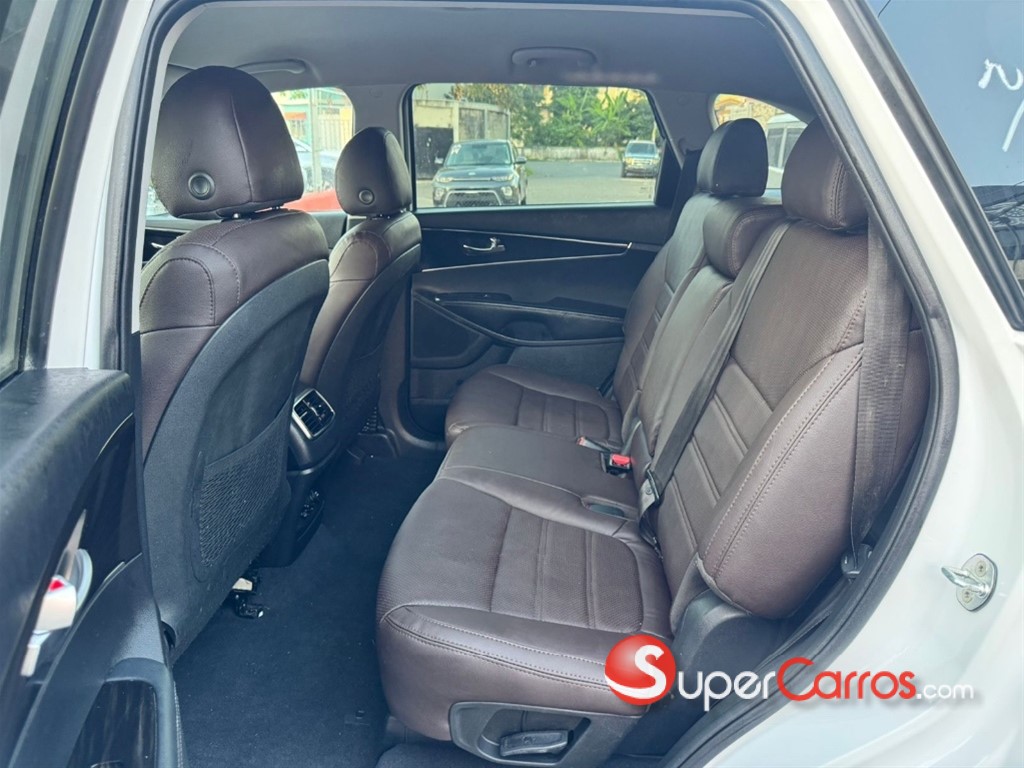 2020 Kia Sorento LX — foto 4 / 9