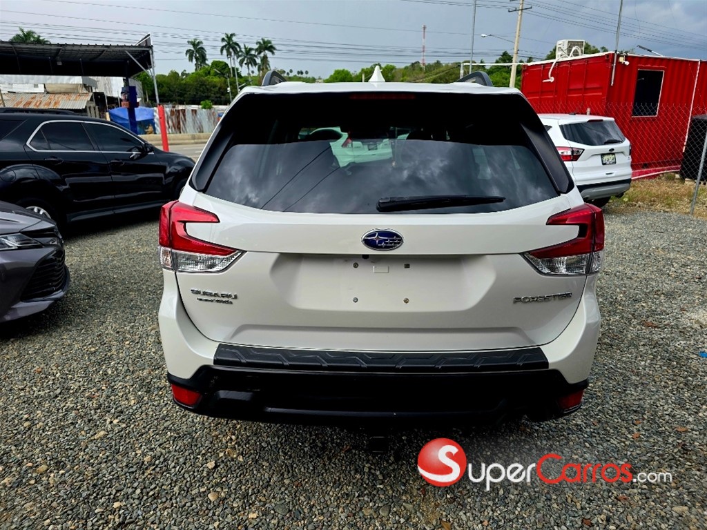 2020 Subaru Forester Premium — foto 9 / 10
