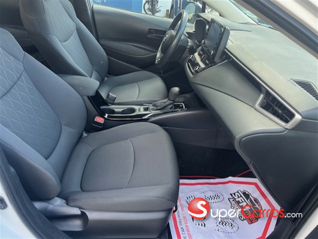 2022 Toyota Corolla LE — foto 8 / 10