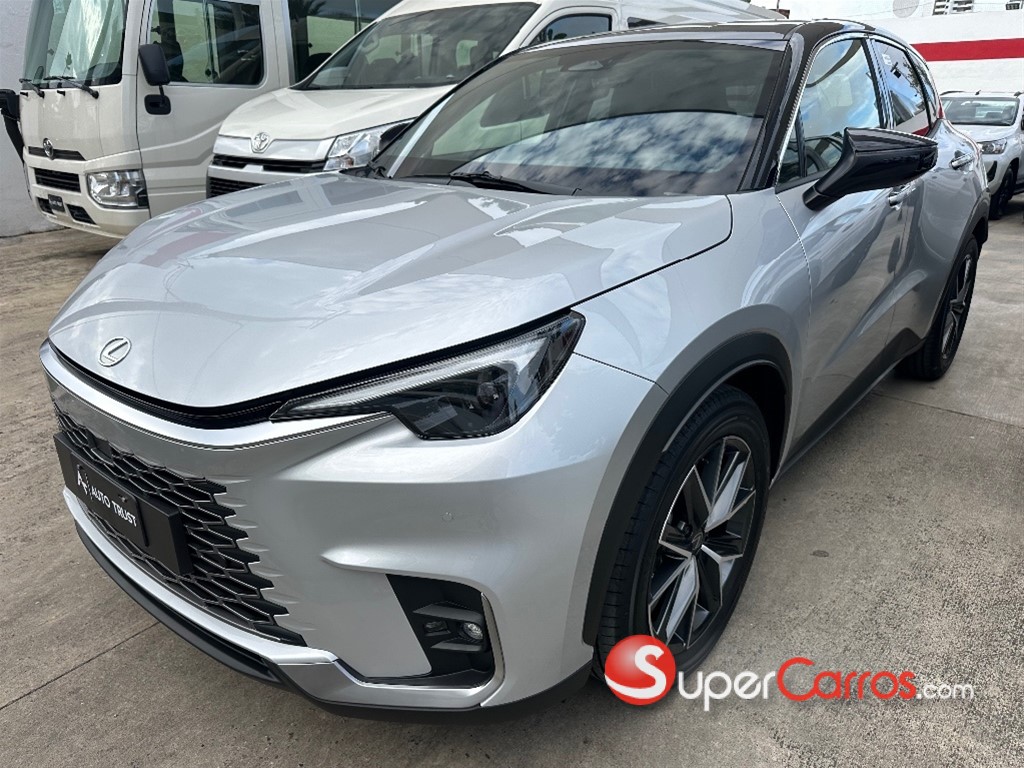2026 Lexus LBX ActiveFull — foto 3 / 9