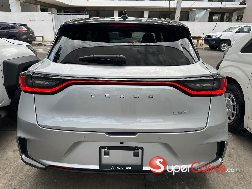 2026 Lexus LBX ActiveFull — foto 5 / 9
