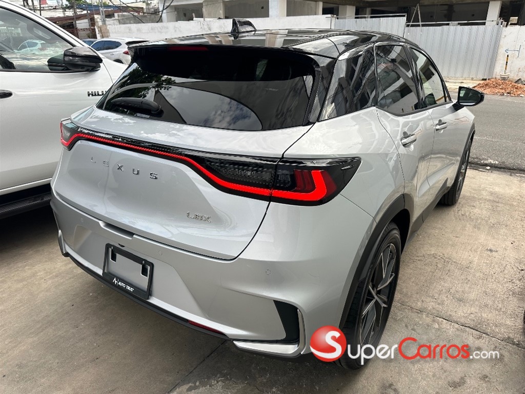 2026 Lexus LBX ActiveFull — foto 6 / 9
