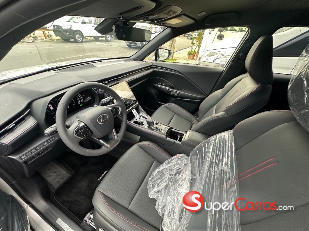 2026 Lexus LBX ActiveFull — foto 9 / 9