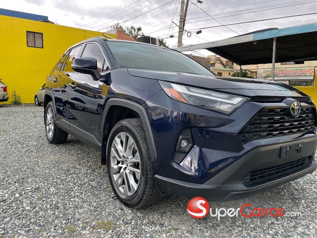 2023 Toyota RAV4 XLE Premium — foto 3 / 10