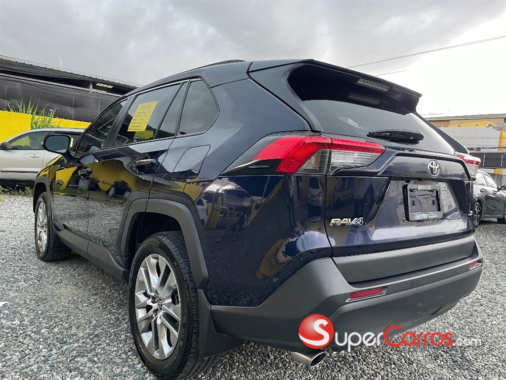 2023 Toyota RAV4 XLE Premium — foto 4 / 10