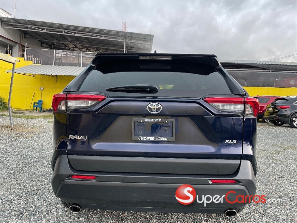 2023 Toyota RAV4 XLE Premium — foto 6 / 10