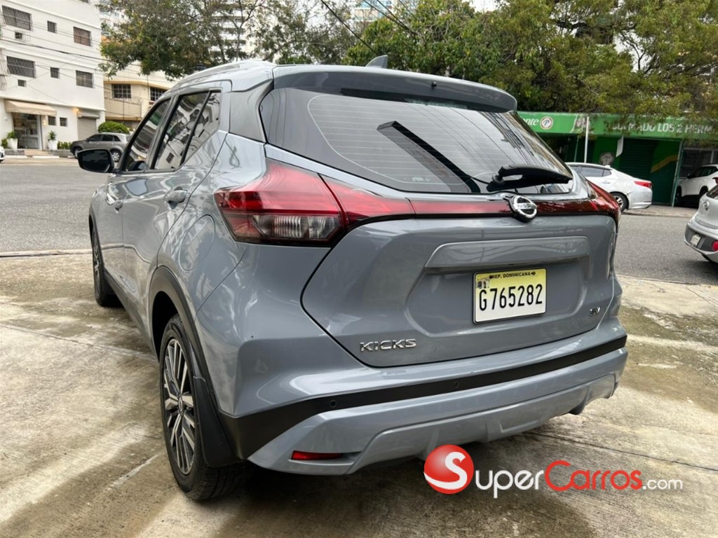 2021 Nissan Kicks SV — foto 4 / 8