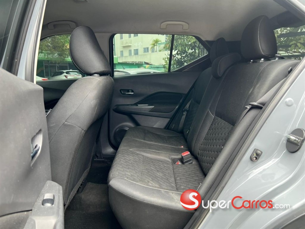 2021 Nissan Kicks SV — foto 7 / 8