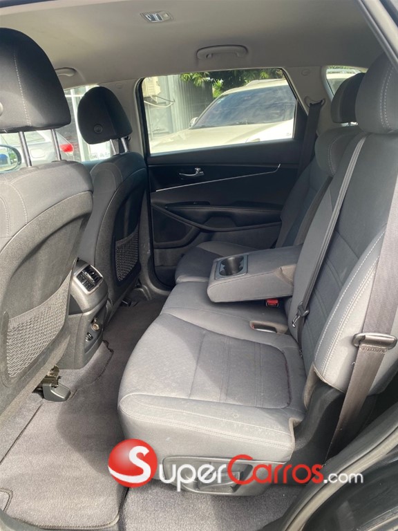 2020 Kia Sorento LX — foto 4 / 9