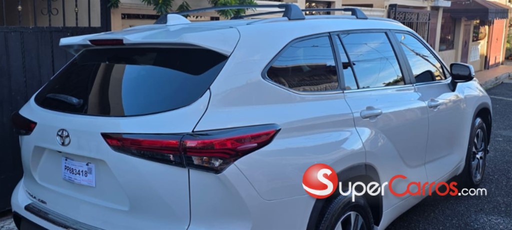 2023 Toyota Highlander XLE — foto 8 / 11
