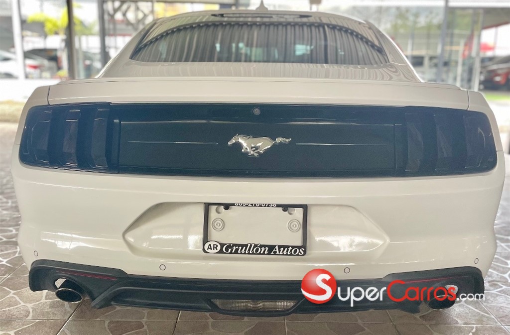 2020 Ford Mustang Ecoboost — foto 4 / 8