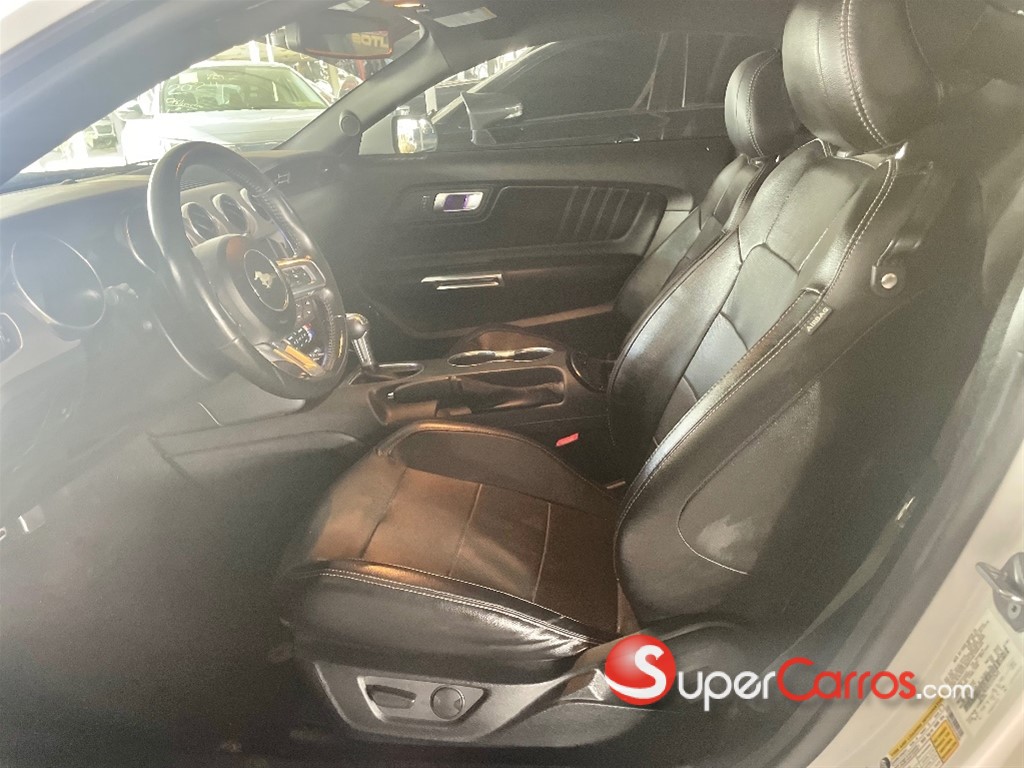 2020 Ford Mustang Ecoboost — foto 5 / 8