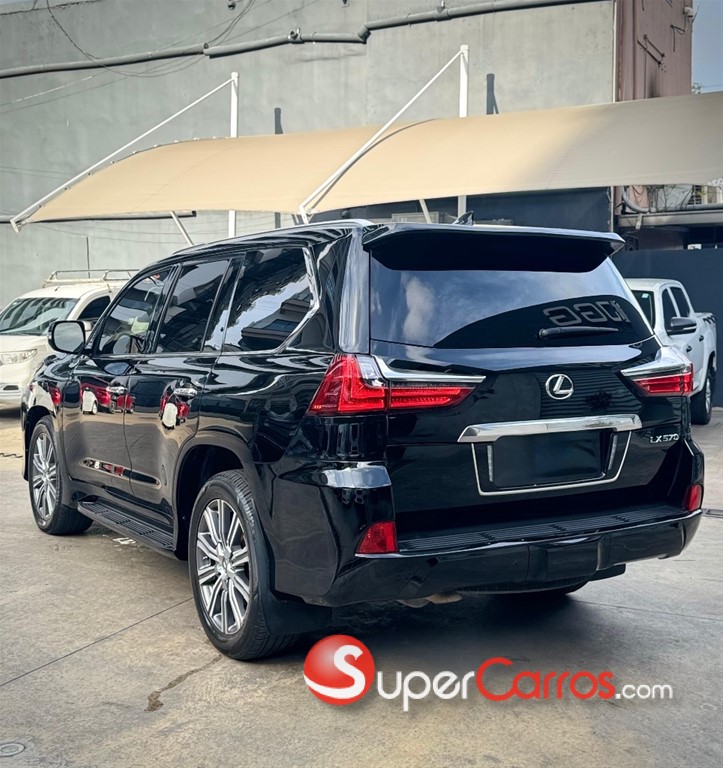 2016 Lexus LX 570 — foto 3 / 7