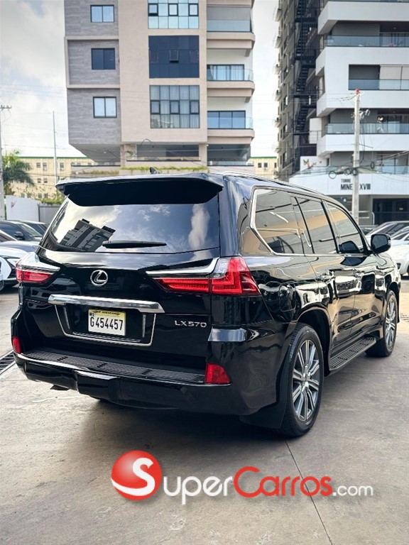 2016 Lexus LX 570 — foto 4 / 7