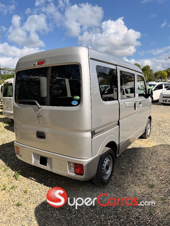 2020 Nissan NV 100 — foto 9 / 11