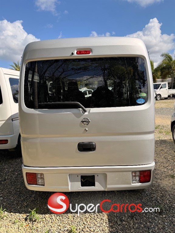 2020 Nissan NV 100 — foto 10 / 11