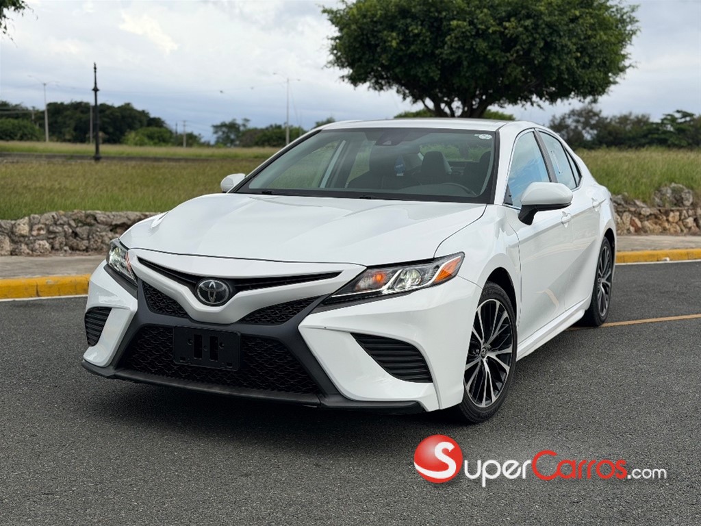 2020 Toyota Camry SE