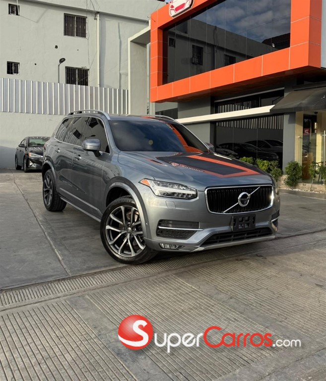 2019 Volvo XC90 Momentum T6