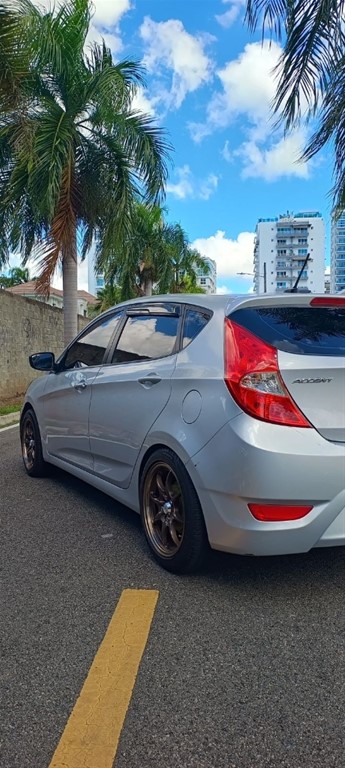 2012 Hyundai Accent — foto 4 / 12