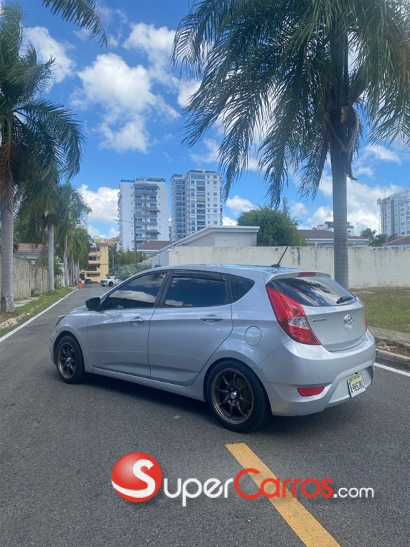 2012 Hyundai Accent — foto 6 / 12