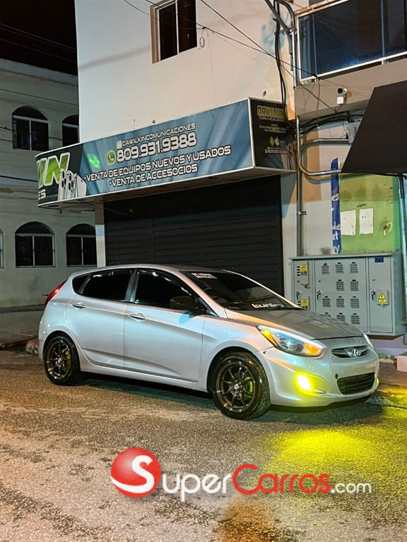 2012 Hyundai Accent — foto 12 / 12