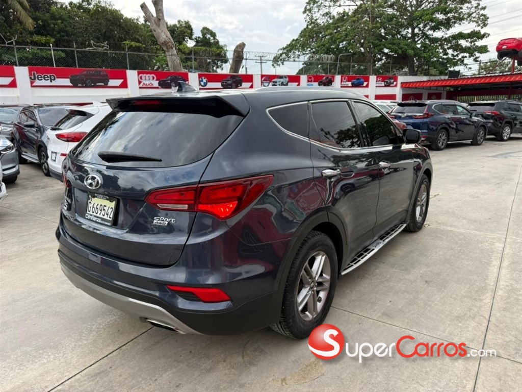 2017 Hyundai Santa Fe — foto 4 / 10