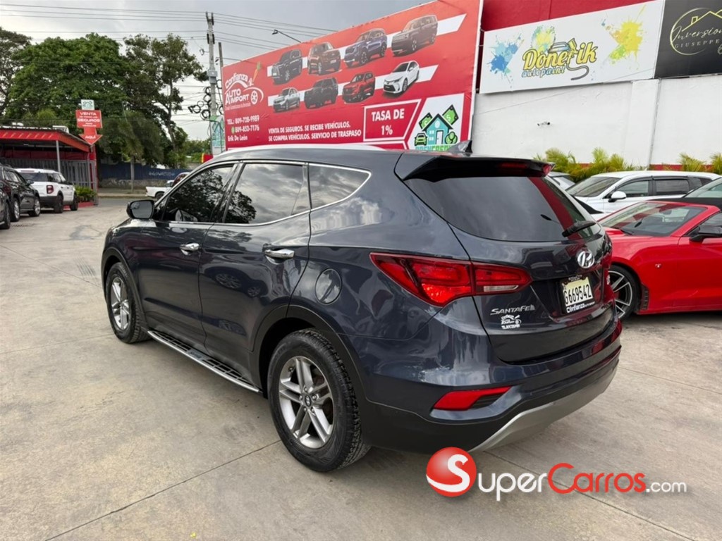 2017 Hyundai Santa Fe — foto 6 / 10