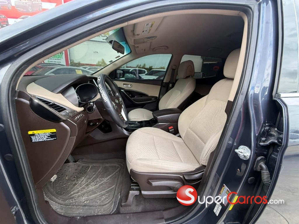 2017 Hyundai Santa Fe — foto 7 / 10