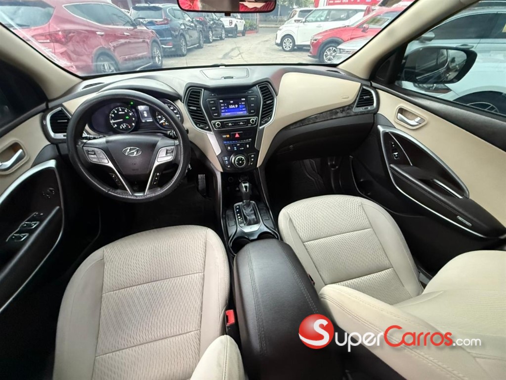 2017 Hyundai Santa Fe — foto 8 / 10