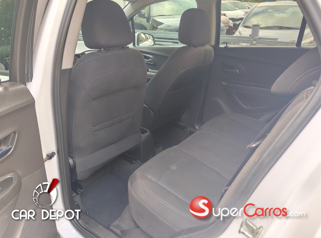 2020 Chevrolet Trax LS — foto 8 / 10