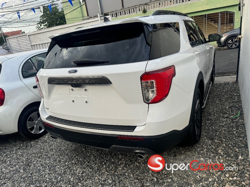 2021 Ford Explorer XLT — foto 3 / 12